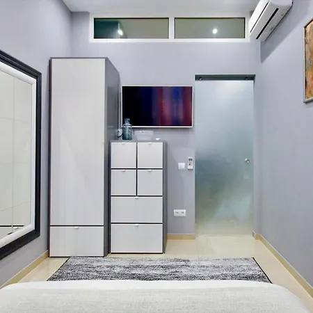 Luxury 3 Bedroom Одеса