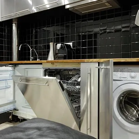 アパート Luxury 3 Bedroom オデッサ