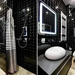 Luxury 3 Bedroom Appartamento *