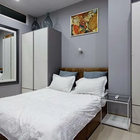 Luxury 3 Bedroom Apartment *