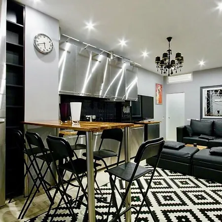 Apartment Luxury 3 Bedroom *