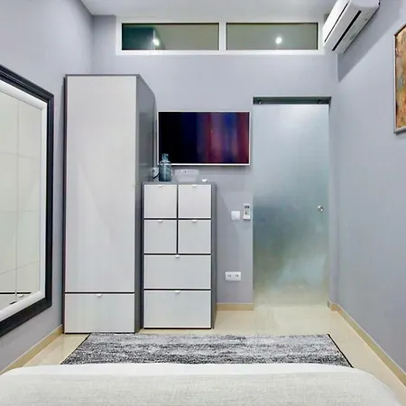 Luxury 3 Bedroom *