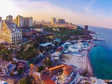 Apartment Luxury 3 Bedroom Odesa